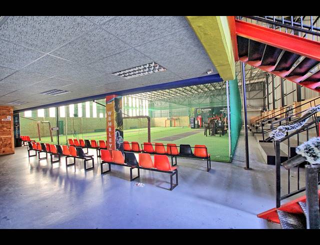 2,725M² WAREHOUSE TO LET IN HOOGLAND